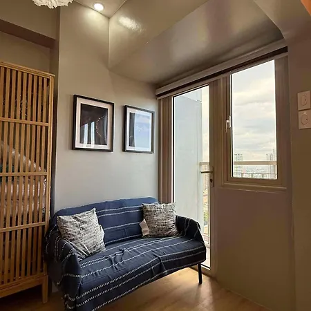 The Hidden Gem Hideaway